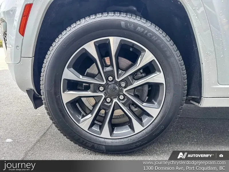 2021 JEEP Grand Cherokee L angle 6