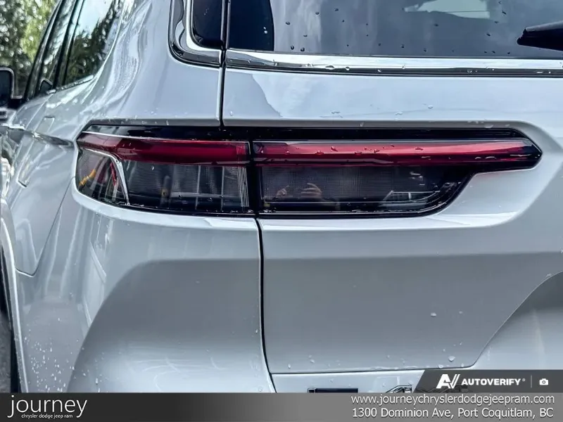 2021 JEEP Grand Cherokee L angle 10