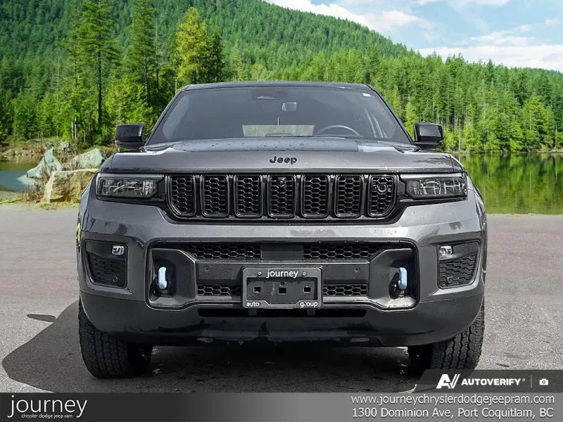 2023 Jeep Grand Cherokee 4xe angle 2