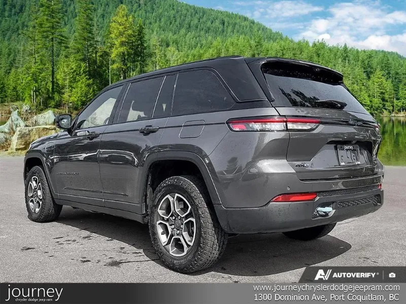 2023 Jeep Grand Cherokee 4xe angle 4