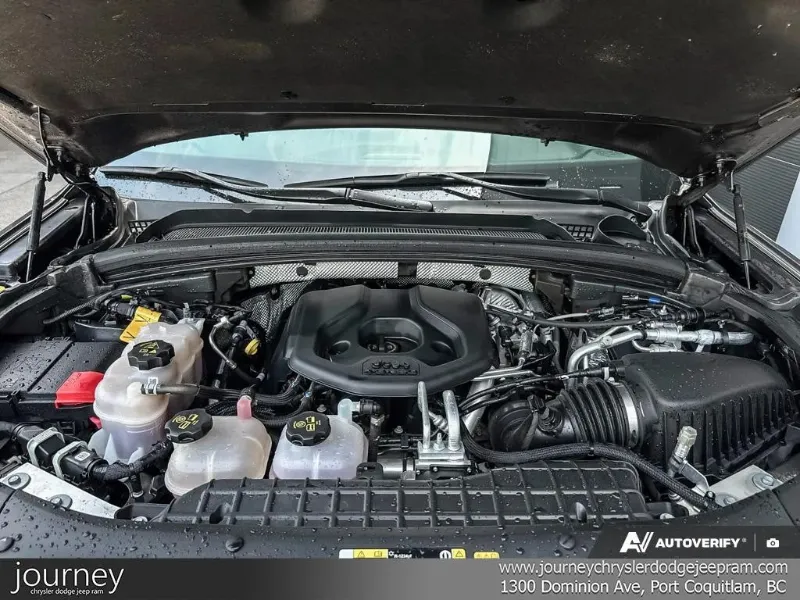 2023 Jeep Grand Cherokee 4xe angle 10