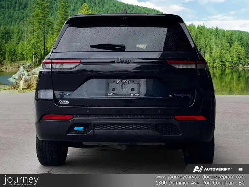 2023 Jeep Grand Cherokee 4xe angle 5