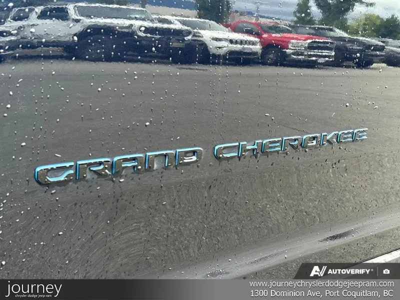 2023 Jeep Grand Cherokee 4xe angle 9