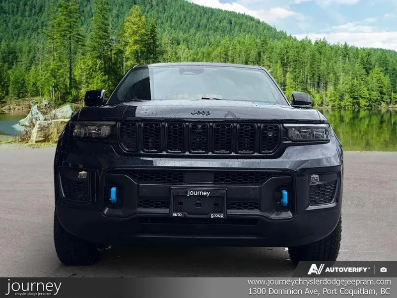 2023 Jeep Grand Cherokee 4xe angle 2