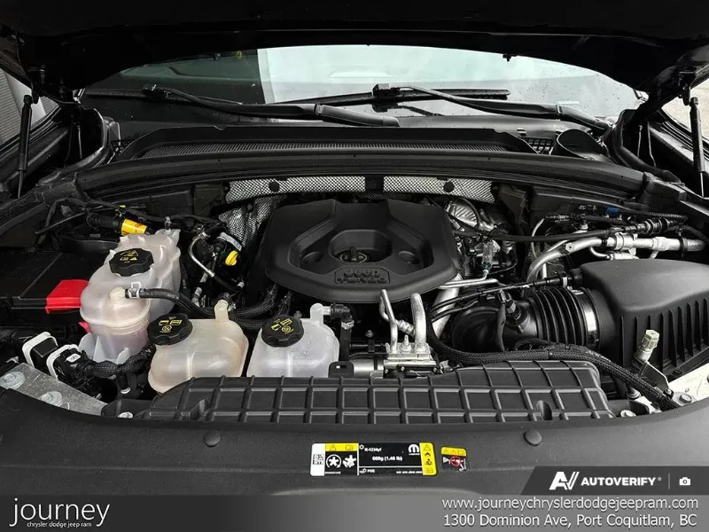 2023 Jeep Grand Cherokee 4xe angle 10