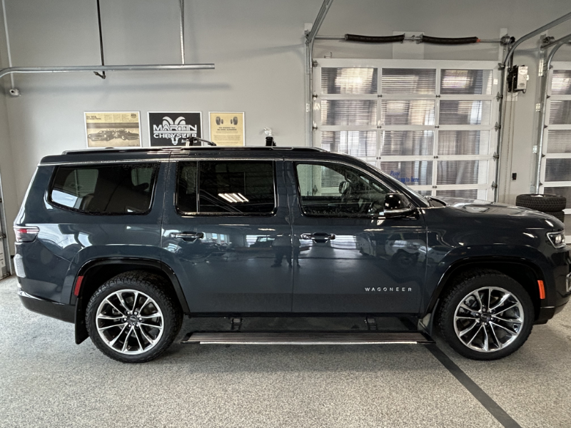 2023 Jeep Wagoneer Series III 4WD