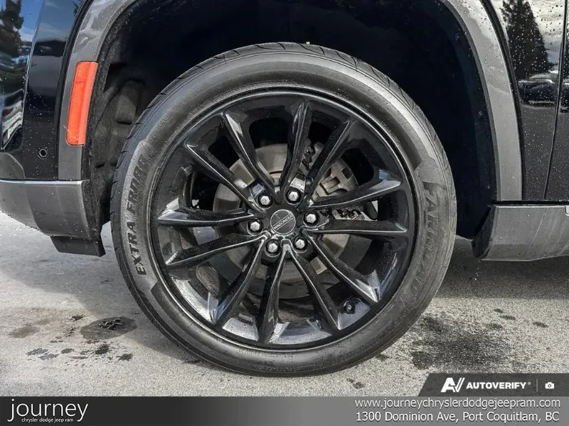 2022 JEEP Wagoneer angle 7
