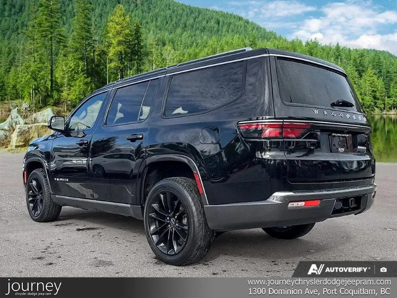 2022 JEEP Wagoneer angle 5