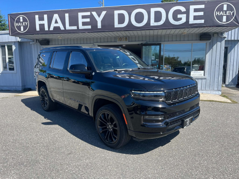 Diamond Black Crystal P/C 2023 Jeep Grand Wagoneer SUV / Crossover Four-Wheel Drive 8-Speed Automatic