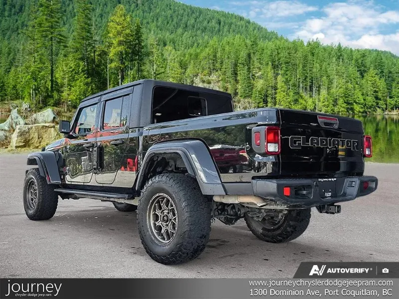 2023 JEEP Gladiator angle 4