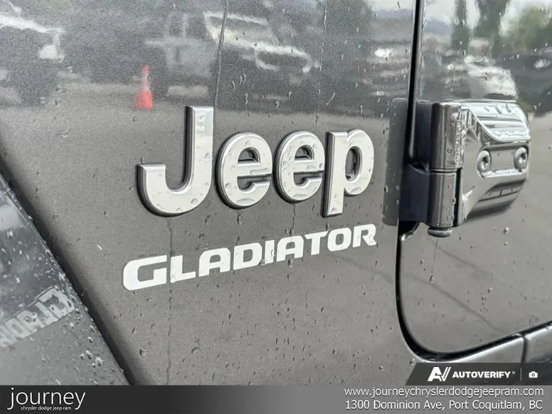 2022 JEEP Gladiator angle 8