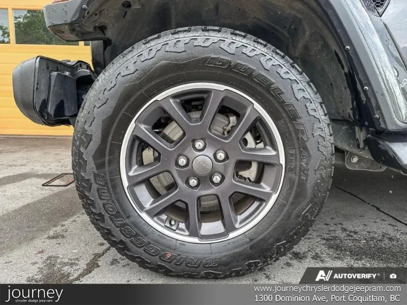2022 JEEP Gladiator angle 6