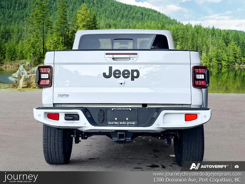 2023 JEEP Gladiator angle 5