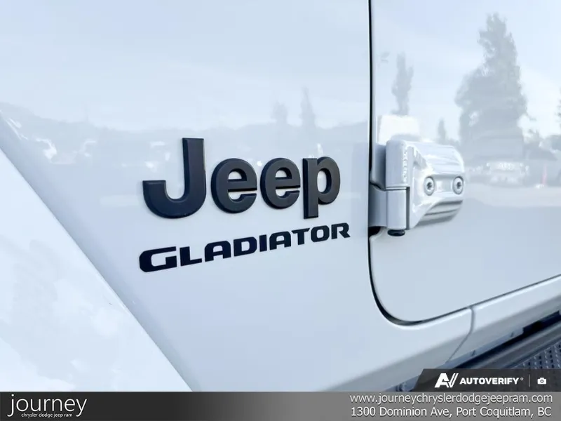 2023 JEEP Gladiator angle 8