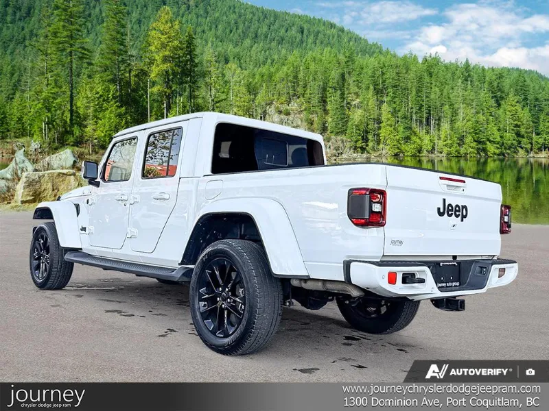 2023 JEEP Gladiator angle 4