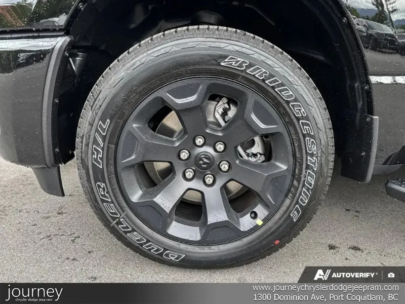 Express 4x4 Quad Cab 6'4 Box photo 6