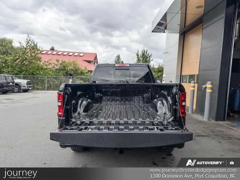 Express 4x4 Quad Cab 6'4 Box photo 11