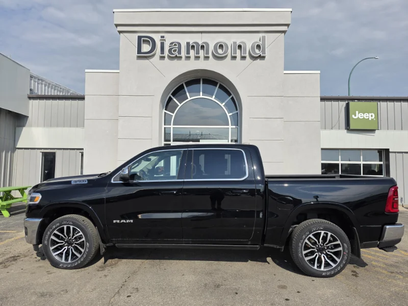 Diamond Black Crystal Pearl 2026 RAM 1500 Pickup Truck Four-Wheel Drive Automatic