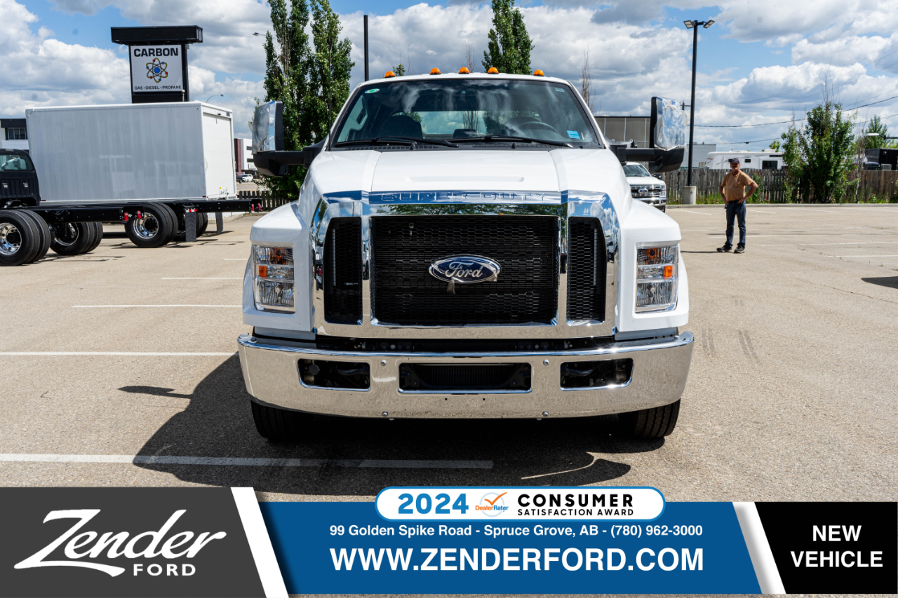 2025 Ford F-650 SuperCab Base photo 3
