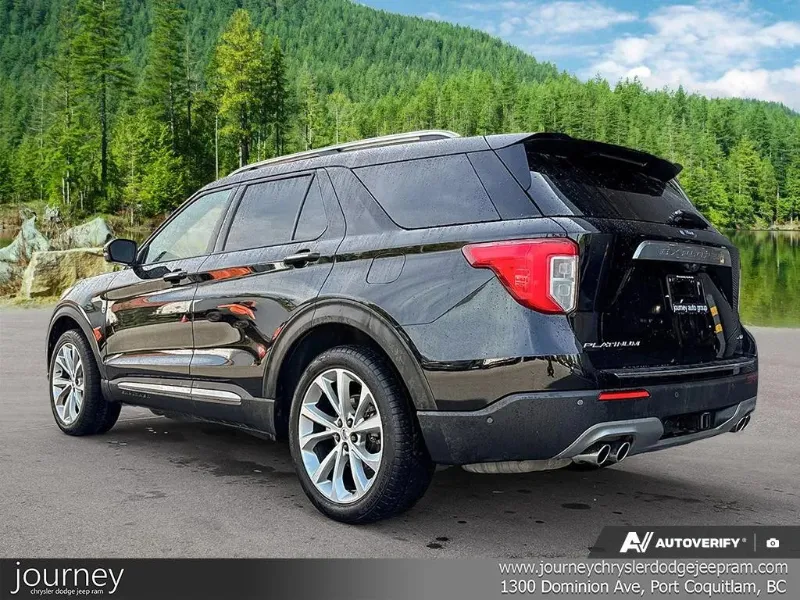 2021 FORD Explorer angle 4