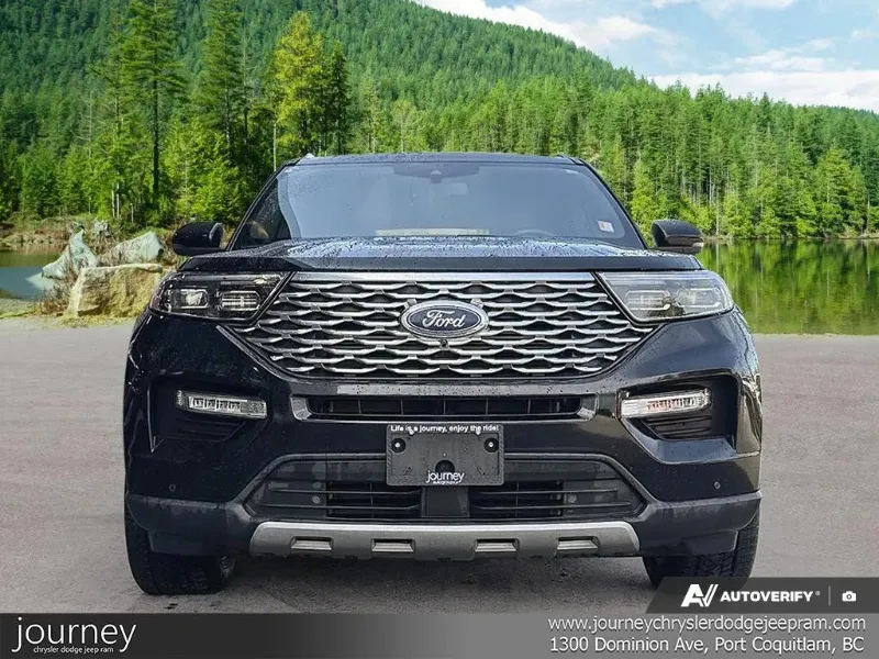 2021 FORD Explorer angle 2