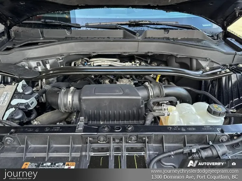 2021 FORD Explorer angle 9