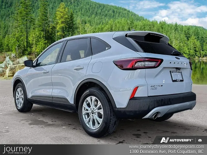 2025 FORD Escape angle 4