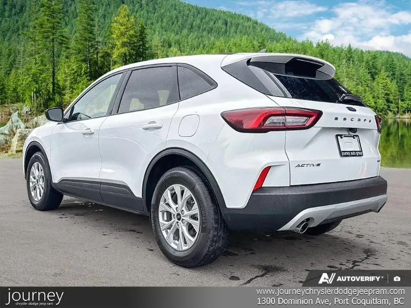 2025 FORD Escape angle 4