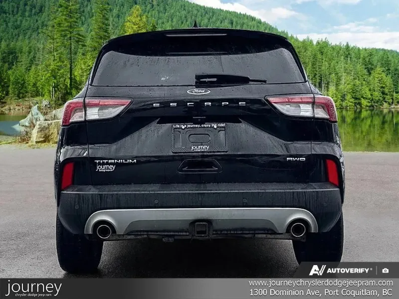 2021 Ford Escape angle 5