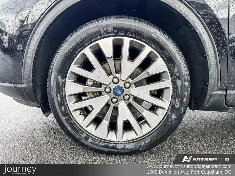 2021 Ford Escape angle 6
