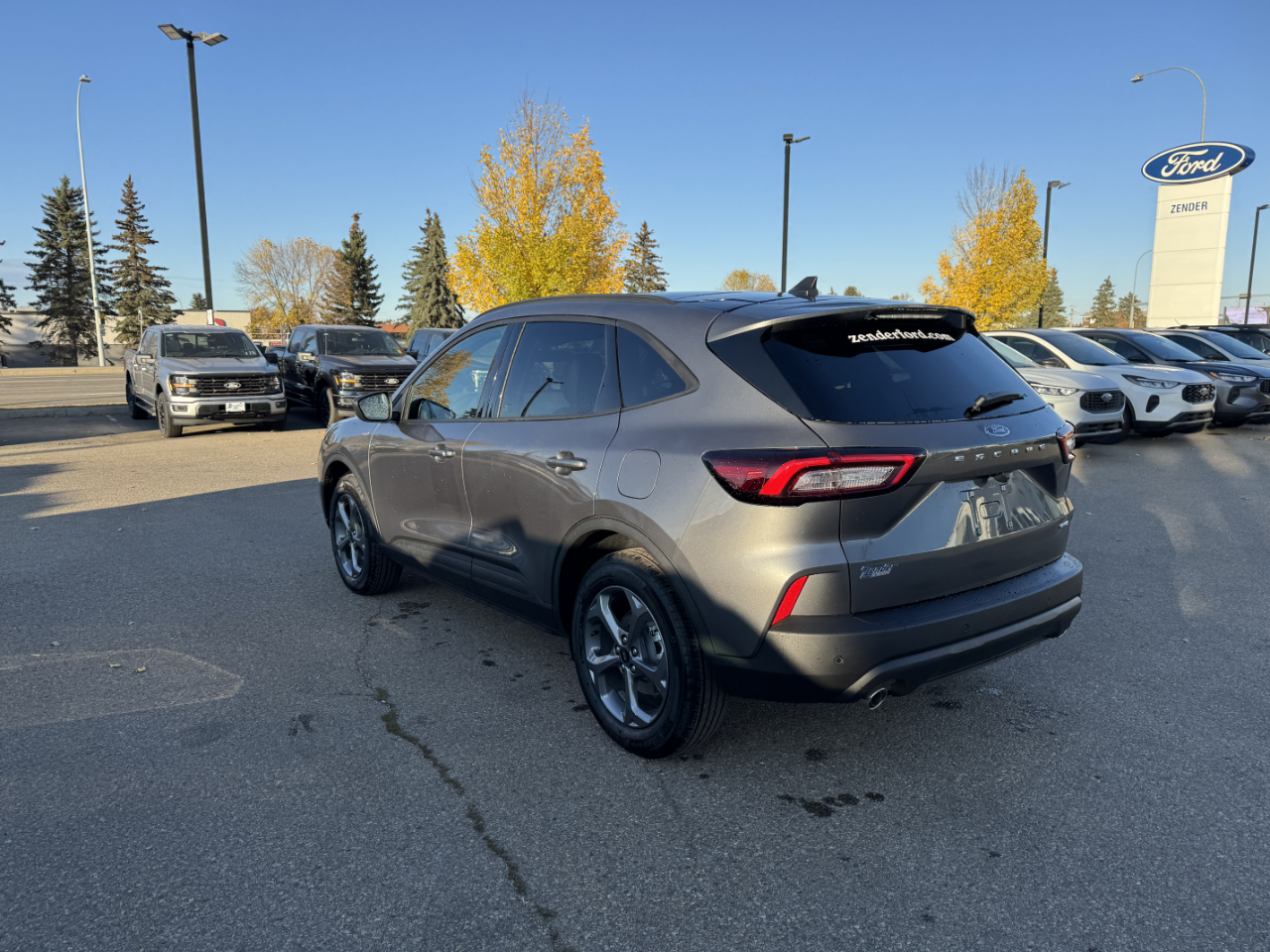 2025 Ford Escape ST-Line photo 2