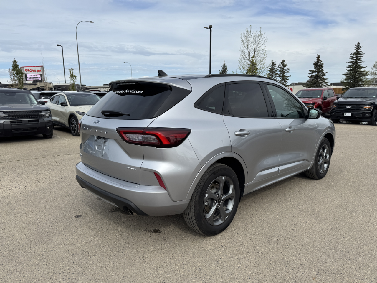 2024 Ford Escape ST-Line photo 4