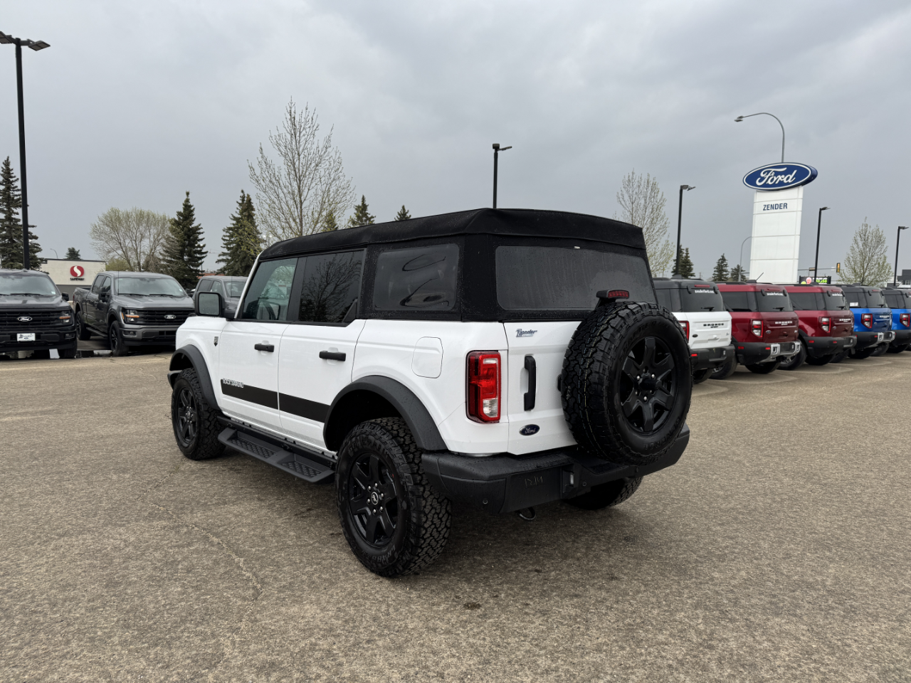 2025 Ford Bronco Big Bend photo 2