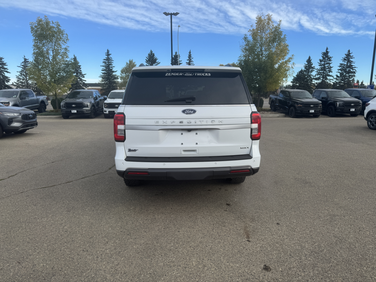 2023 Ford Expedition MAX XL photo 2