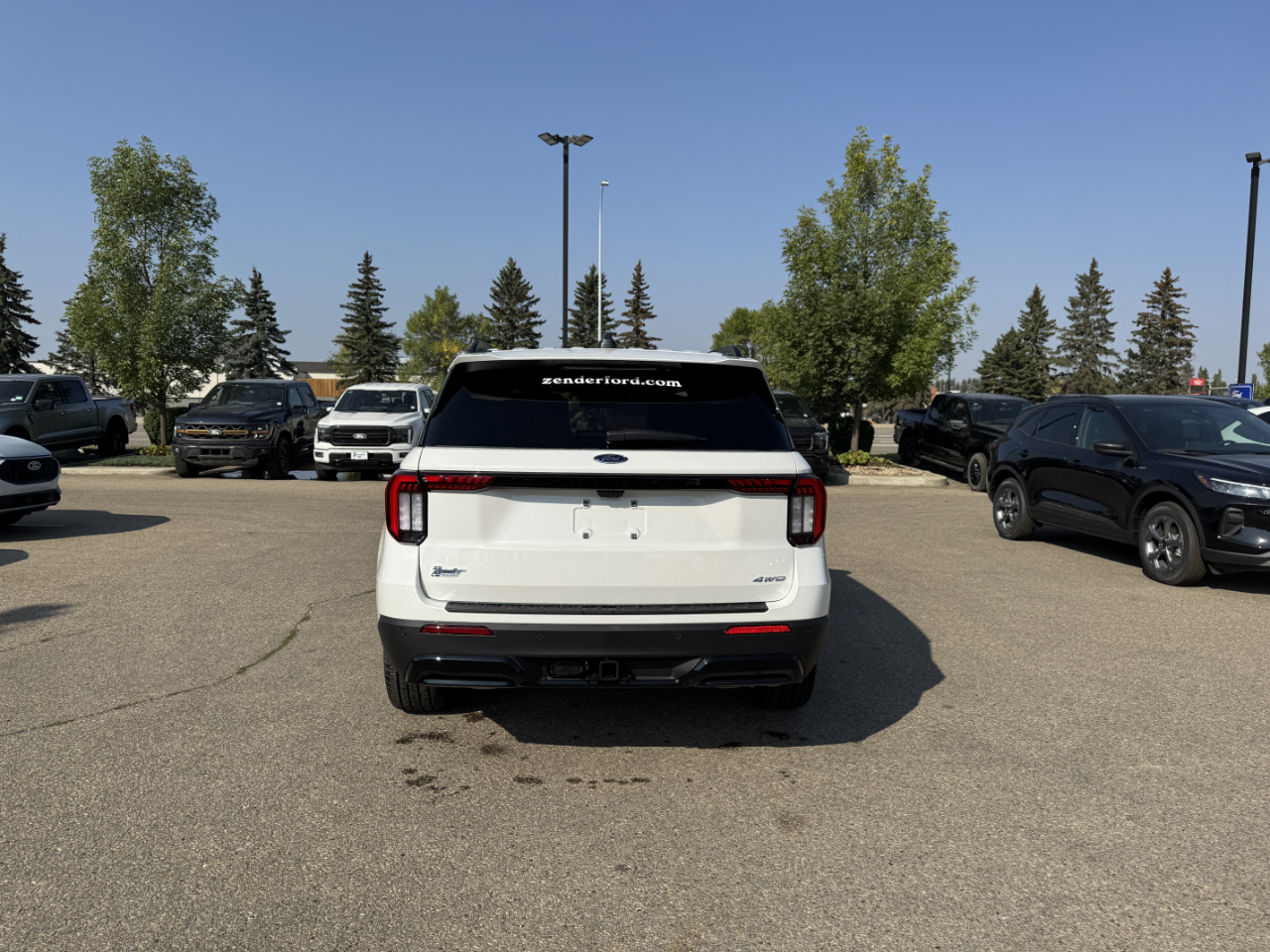 2025 Ford Explorer ST-Line photo 3