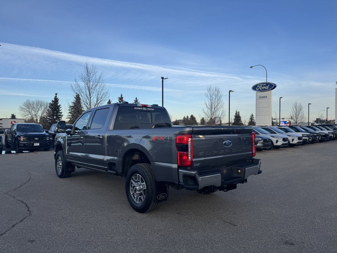 2024 Ford F-350 Lariat photo 2