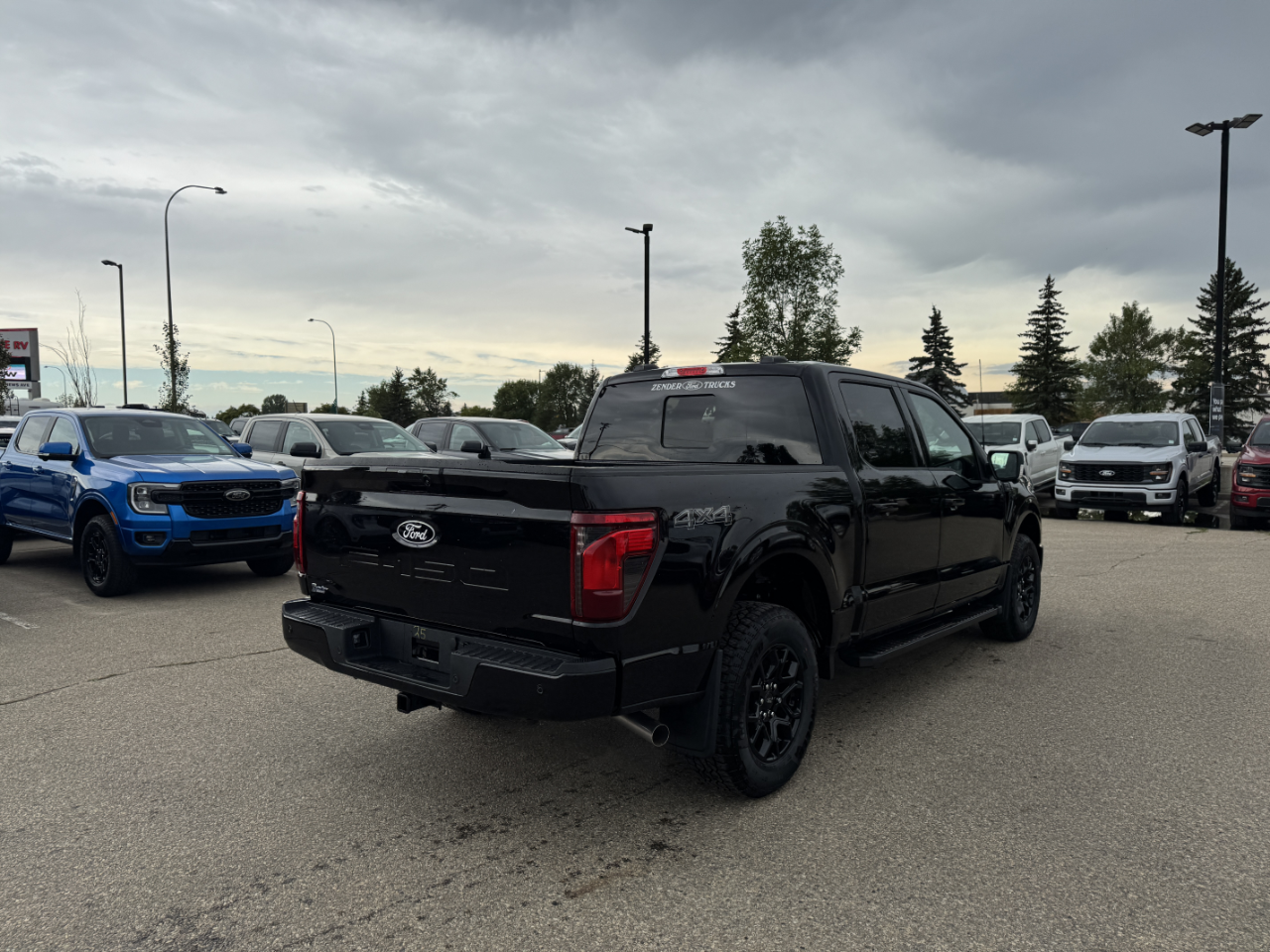 2025 Ford F-150 XLT photo 4