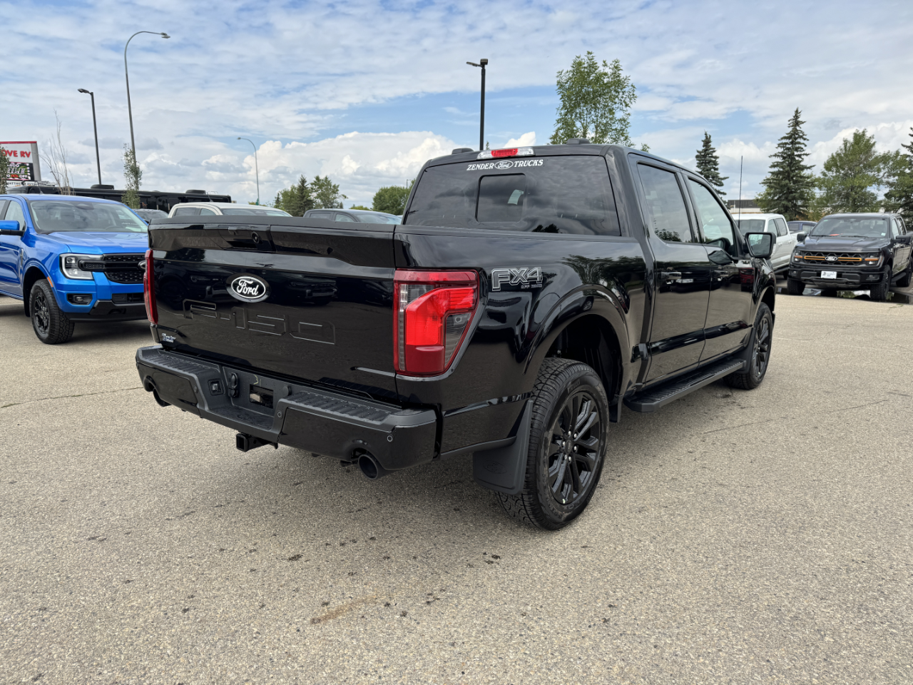 2025 Ford F-150 XLT photo 3