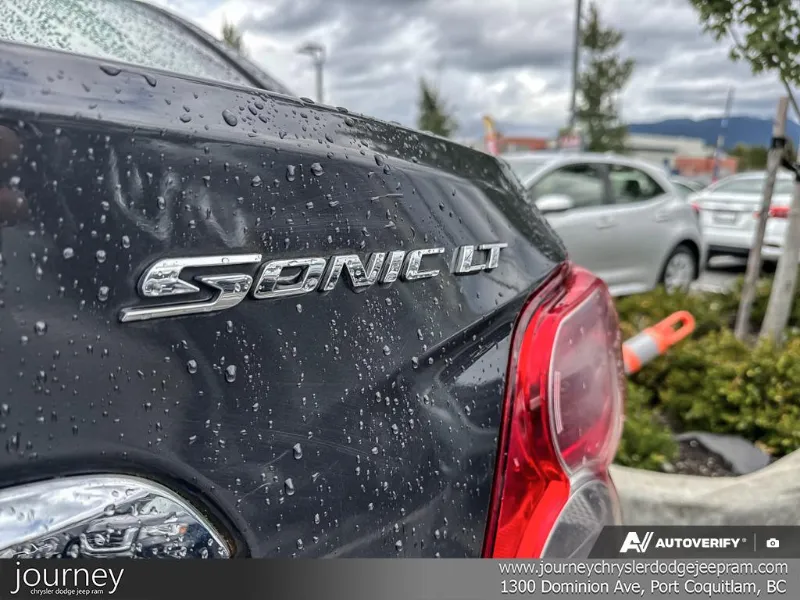 2015 CHEVROLET Sonic angle 8