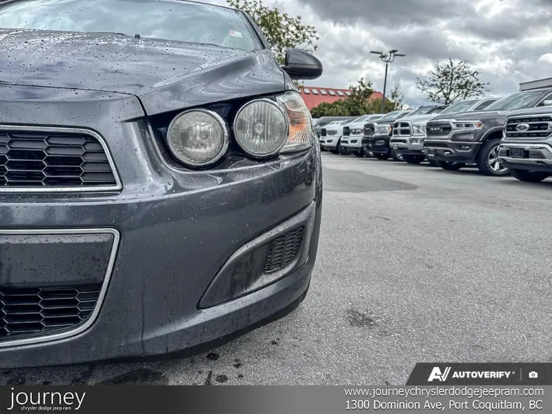 2015 CHEVROLET Sonic angle 7