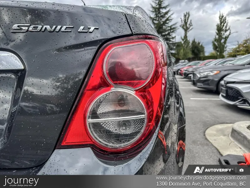 2015 CHEVROLET Sonic angle 10