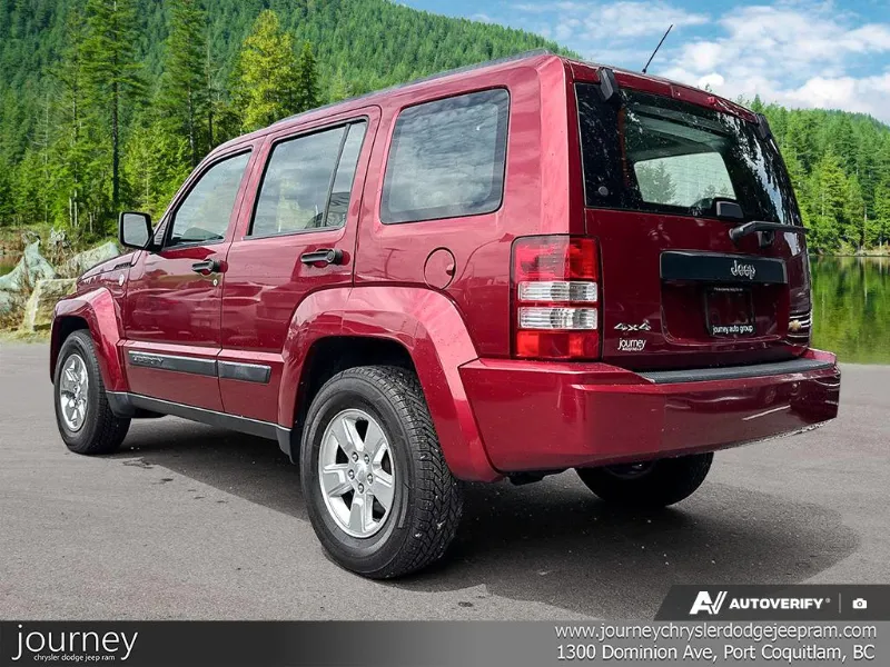 2011 JEEP Liberty angle 4