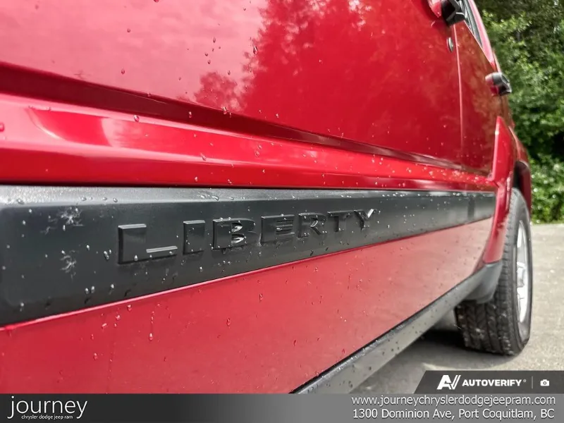 2011 JEEP Liberty angle 8