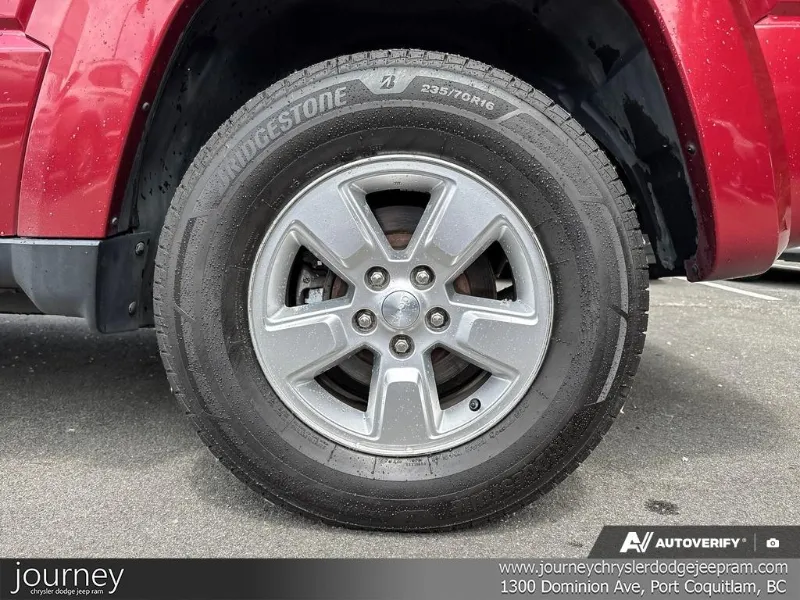 2011 JEEP Liberty angle 6