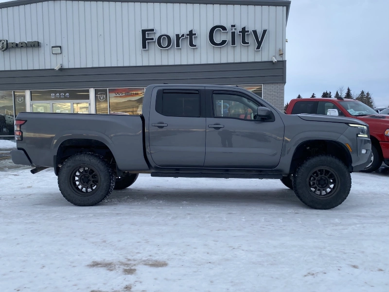 2022 Nissan Frontier SV Crew Cab LB 4WD