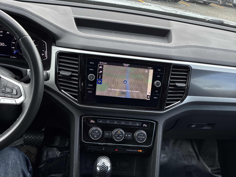 2022 Volkswagen Atlas Cross Sport Highline  at Alfa Romeo of Winnipeg Winnipeg MB (Image 8/10)