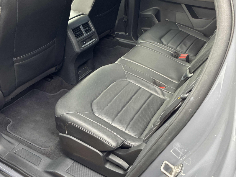 2022 Volkswagen Atlas Cross Sport Highline  at Alfa Romeo of Winnipeg Winnipeg MB (Image 9/10)
