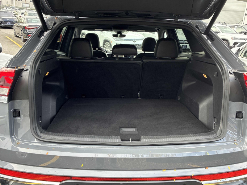 2022 Volkswagen Atlas Cross Sport Highline  at Alfa Romeo of Winnipeg Winnipeg MB (Image 10/10)
