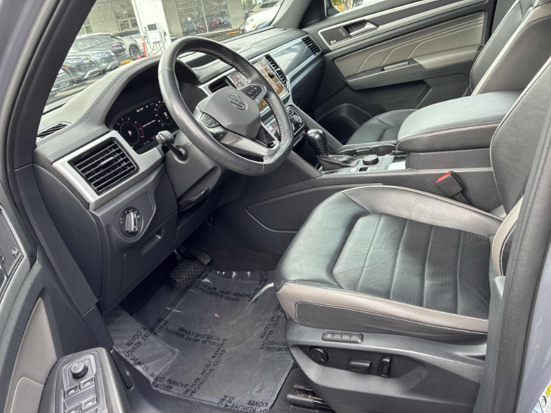 2022 Volkswagen Atlas Cross Sport Highline  at Alfa Romeo of Winnipeg Winnipeg MB (Image 6/10)