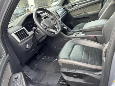2022 Volkswagen Atlas Cross Sport Highline  at Alfa Romeo of Winnipeg Winnipeg MB thumbnail 6